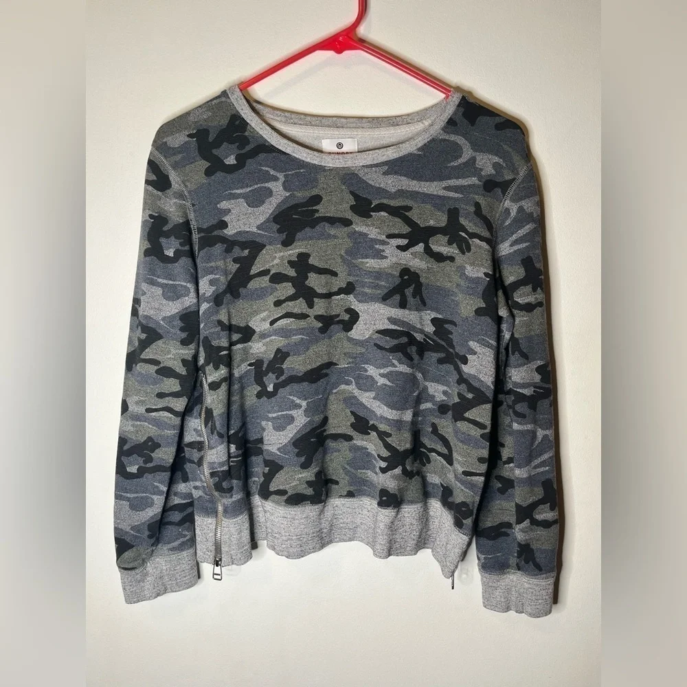 Sundry Camo crewneck size large - Picture 4 of 4